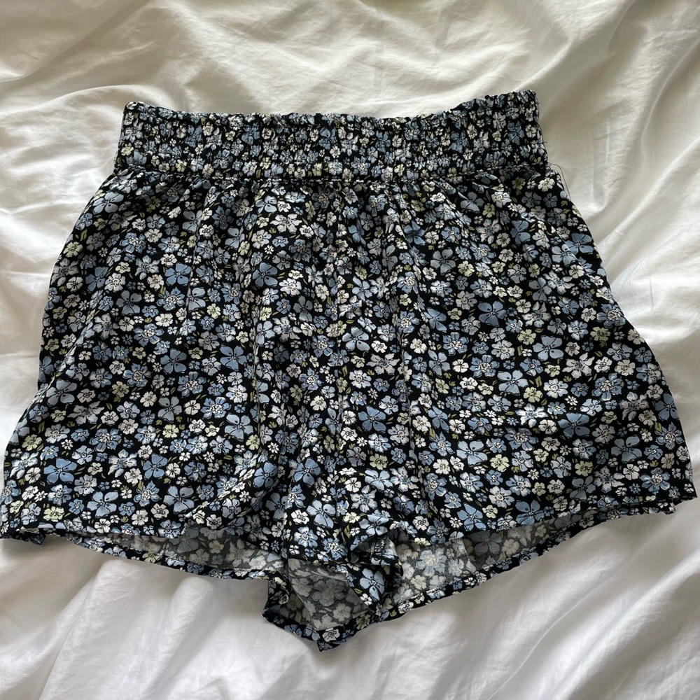Floral soft shorts